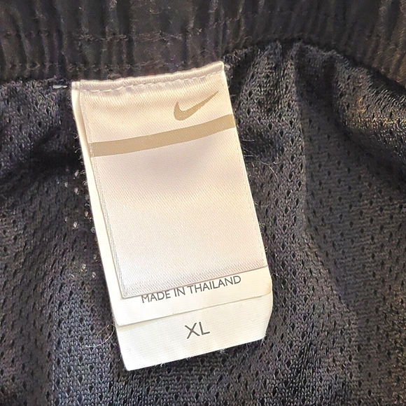 Nike Silver Tag Spell Out Vintage Y2K Black Swim Trunks with Pockets Men's XL - Picture 10 of 11